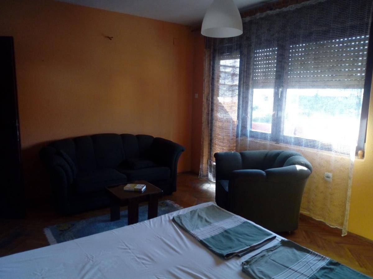 אוהריד Julija Guest House מראה חיצוני תמונה