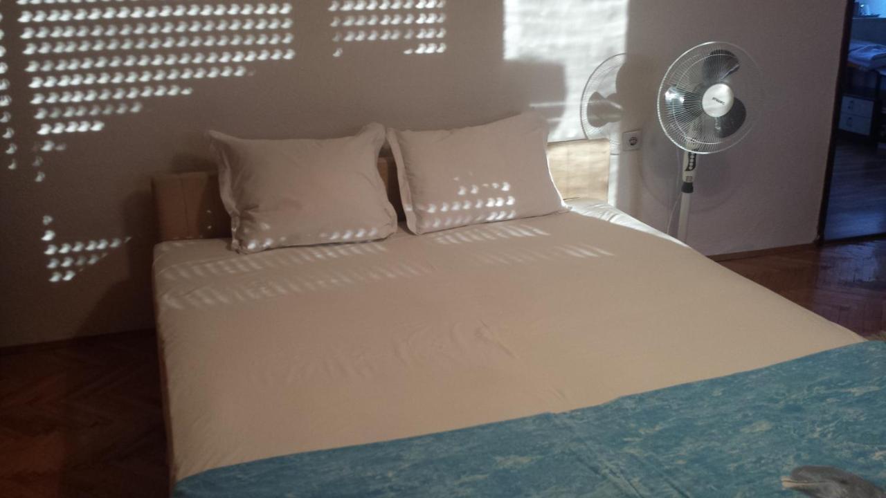 אוהריד Julija Guest House מראה חיצוני תמונה