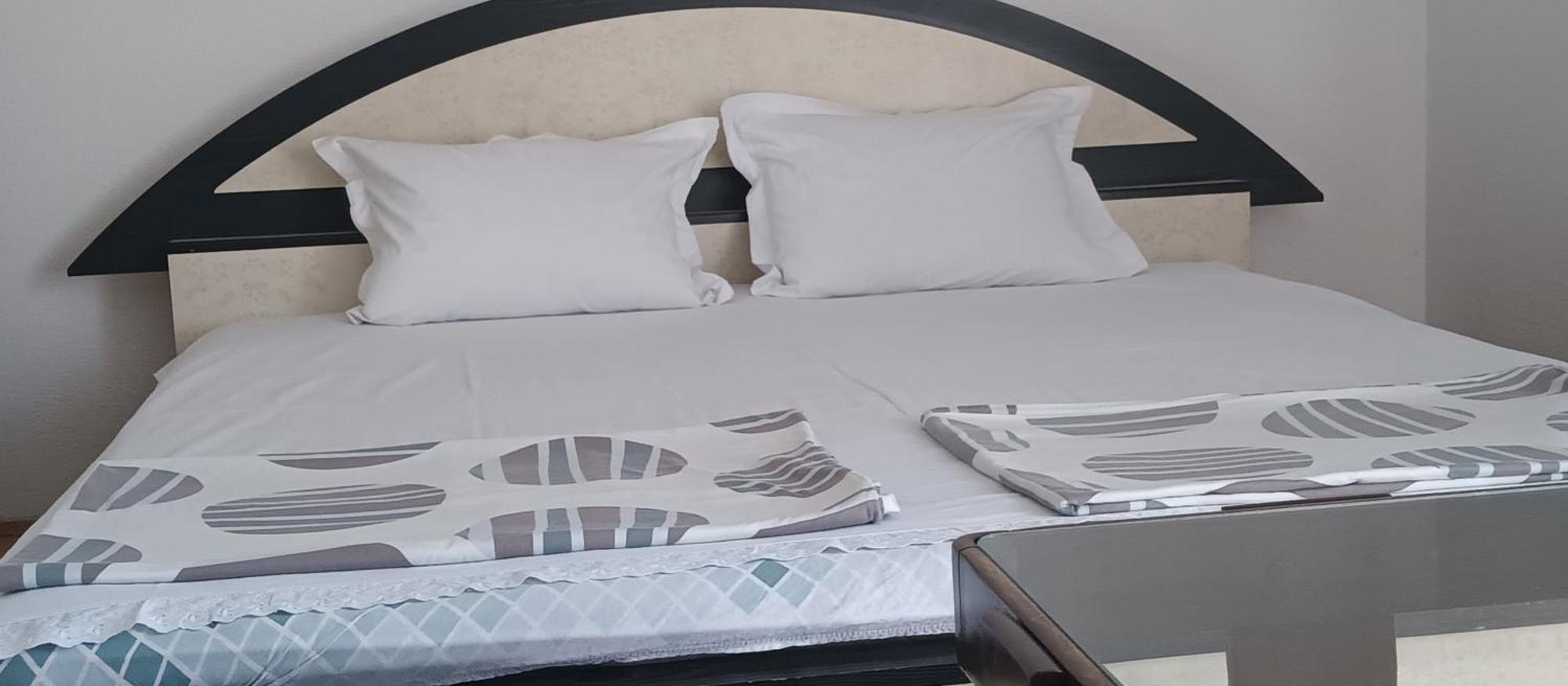 אוהריד Julija Guest House מראה חיצוני תמונה