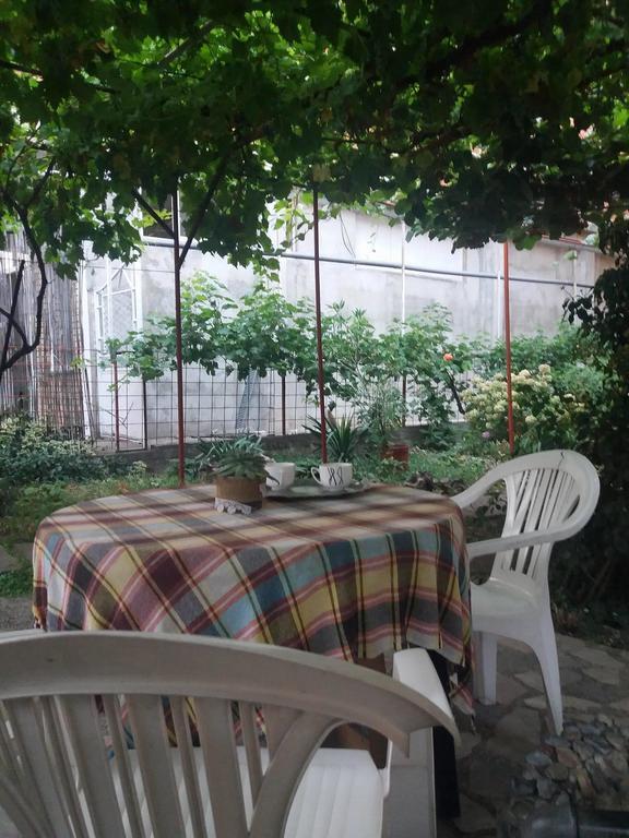 אוהריד Julija Guest House מראה חיצוני תמונה