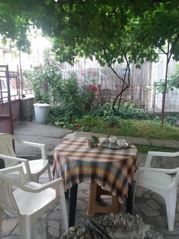 אוהריד Julija Guest House מראה חיצוני תמונה